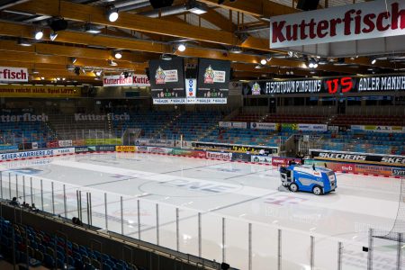 Fischtown Pinguins Bremerhaven gegen Adler Mannheim - PENNY DEL